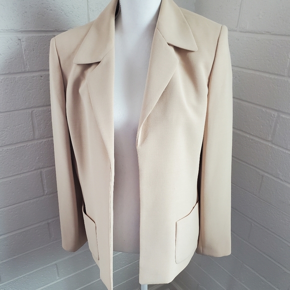 Kasper Jackets & Blazers - Kasper beige blazer